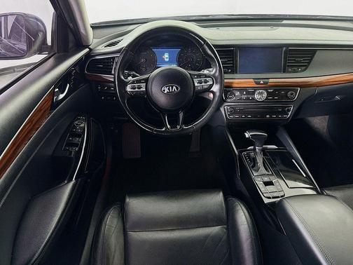 Gravity Blue 2018 Kia Cadenza Technology