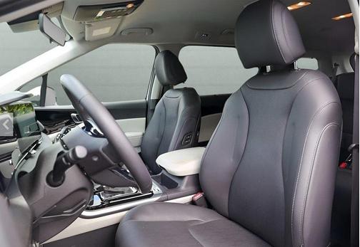 2024 Kia Carnival SX