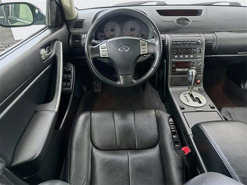 2004 INFINITI G35x Base