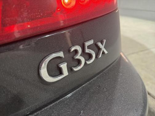 2004 INFINITI G35x Base
