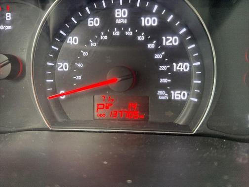 Titanium Silver 2014 Kia Sorento LX