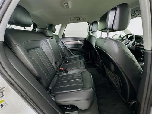 2023 Audi Q5 45 S line Premium