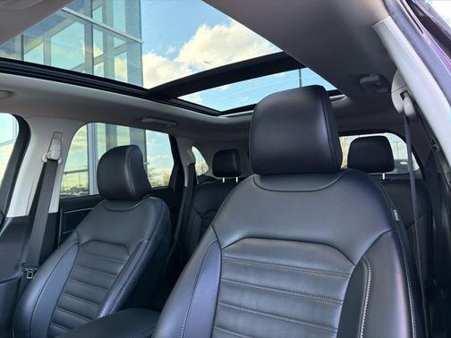 Burgundy 2022 Ford Edge SEL