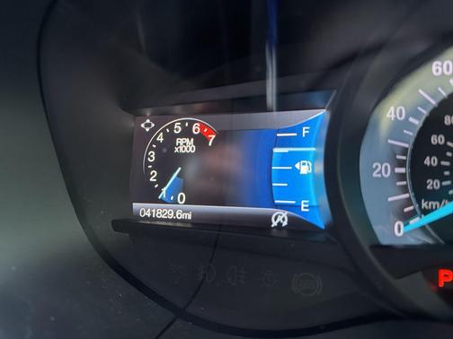 Burgundy 2022 Ford Edge SEL