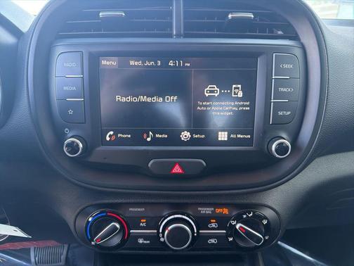 Snow White Pearl 2025 Kia Soul LX