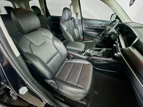 Ebony Black 2023 Kia Telluride LX