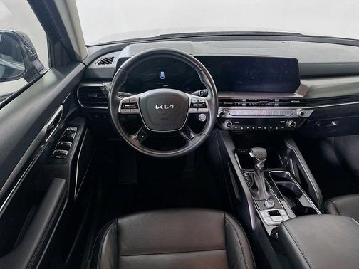Ebony Black 2023 Kia Telluride LX