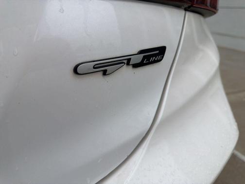 Snow White Pearl 2022 Kia Forte GT-Line