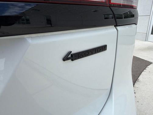 Opal White 2023 Volkswagen Atlas 3.6L SEL Premium