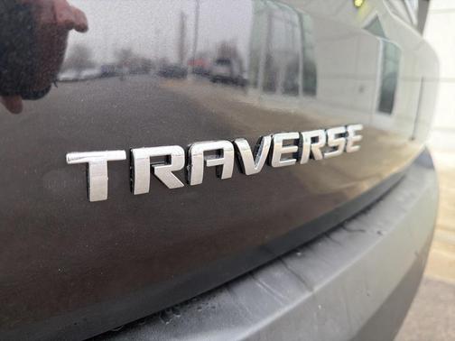 2022 Chevrolet Traverse LT Cloth