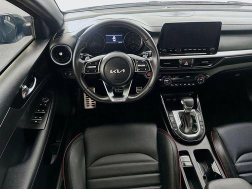 Aurora Black Pearl 2024 Kia Forte GT