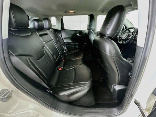 White Clearcoat 2019 Jeep Compass Limited