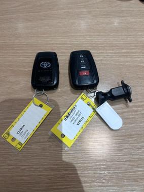 2022 Toyota Camry Hybrid XLE