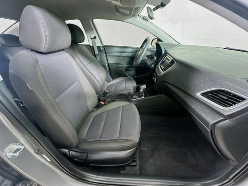 Forge Gray 2022 Hyundai Accent SE