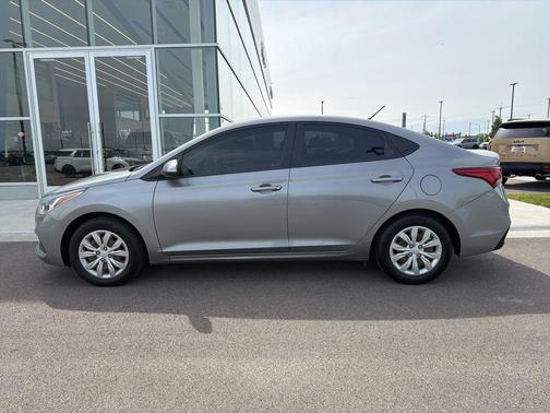 Forge Gray 2022 Hyundai Accent SE