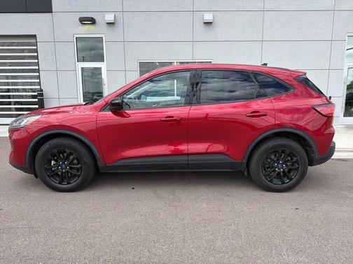 Red 2020 Ford Escape SE
