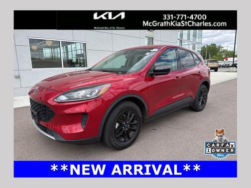 Red 2020 Ford Escape SE