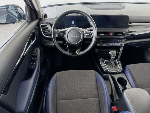 Fusion Black 2025 Kia Seltos S