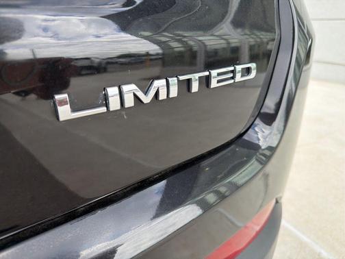 Diamond Black Crystal Pearlcoat 2022 Jeep Compass Limited