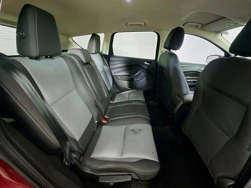 Ruby Red Metallic 2017 Ford Escape SE