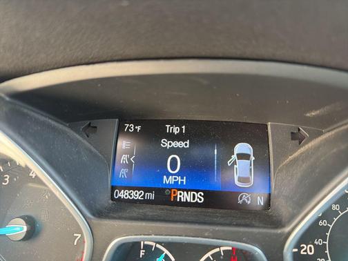 Ruby Red Metallic 2017 Ford Escape SE