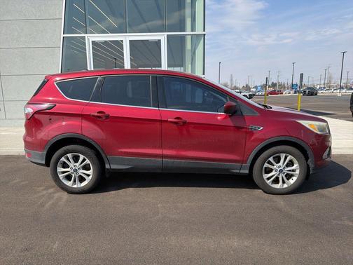 Ruby Red Metallic 2017 Ford Escape SE