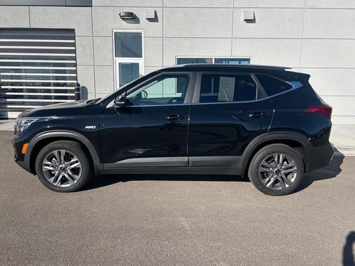 2022 Kia Seltos S