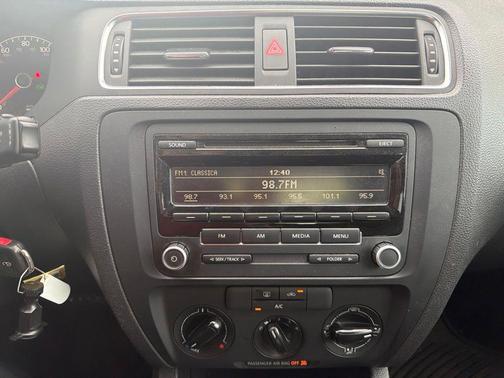 Black Uni 2014 Volkswagen Jetta Auto S