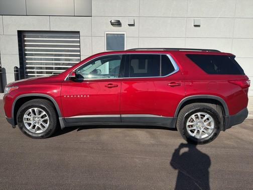 Cajun Red Tintcoat 2019 Chevrolet Traverse LT Cloth