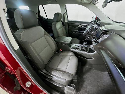 Cajun Red Tintcoat 2019 Chevrolet Traverse LT Cloth