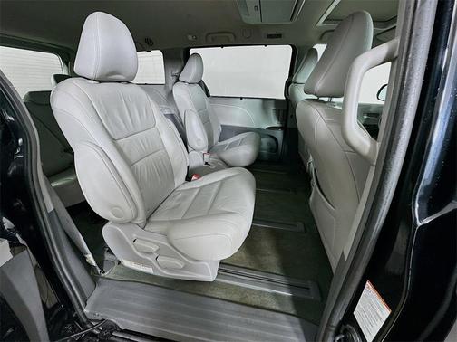 2017 Toyota Sienna XLE Premium