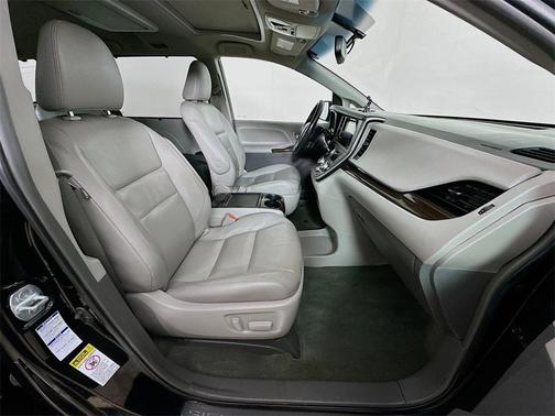 2017 Toyota Sienna XLE Premium