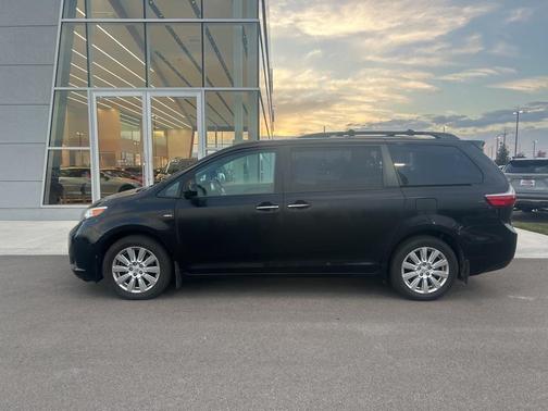 2017 Toyota Sienna XLE Premium