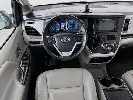 2017 Toyota Sienna XLE Premium