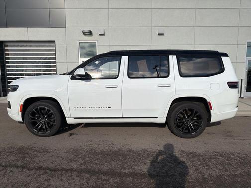 Bright White Clearcoat 2022 Jeep Grand Wagoneer Series II Obsidian 4x4
