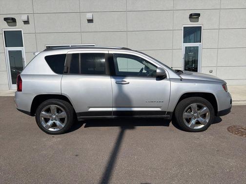 Bright Silver Metallic Clearcoat 2014 Jeep Compass Limited