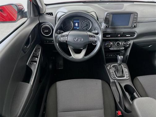 2020 Hyundai KONA SEL Plus
