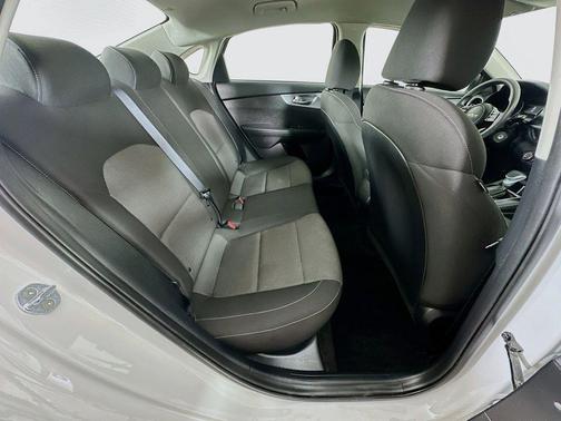 Snow White Pearl 2022 Kia Forte LXS