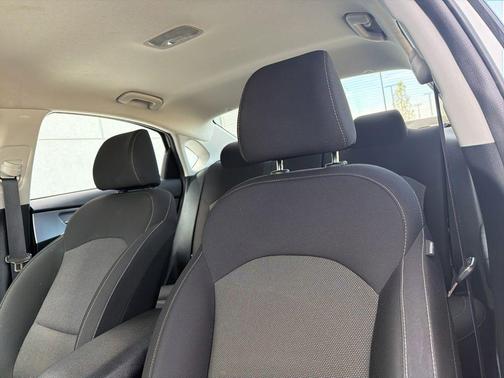 Snow White Pearl 2022 Kia Forte LXS