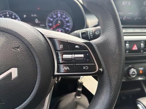 Snow White Pearl 2022 Kia Forte LXS