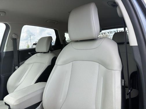 Gravity Gray 2025 Kia Sportage EX