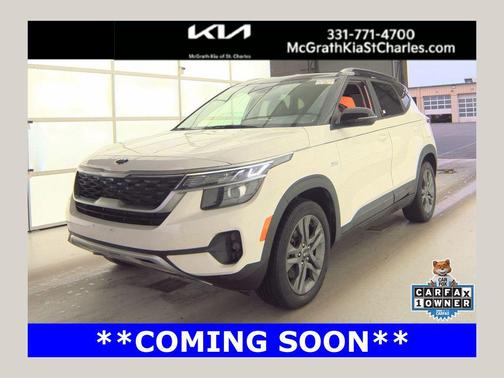 Clear White/Black Roof 2021 Kia Seltos S