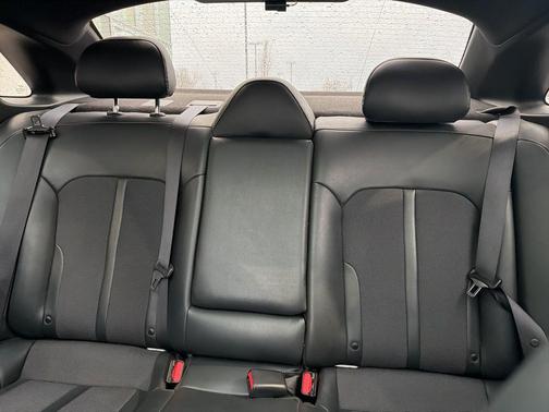 Glacial White Pearl 2022 Kia K5 GT-Line