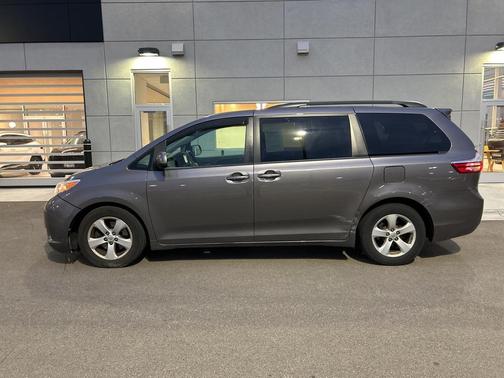 2015 Toyota Sienna LE