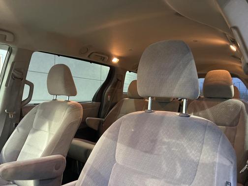 2015 Toyota Sienna LE