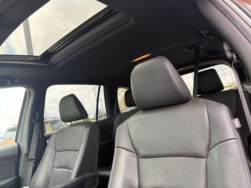 Sonic Gray Pearl 2023 Honda Passport AWD EX-L