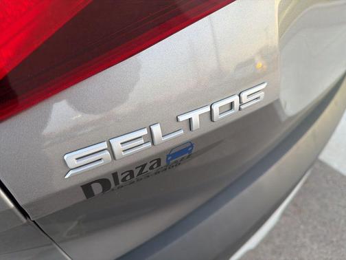 Steel Gray 2023 Kia Seltos LX