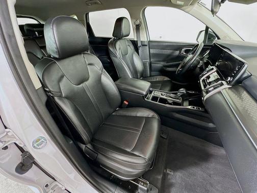 Glacial White Pearl 2022 Kia Sorento S