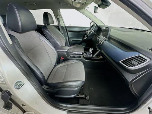Snow White Pearl 2022 Kia Seltos S