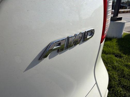 White Diamond Pearl 2015 Honda CR-V LX